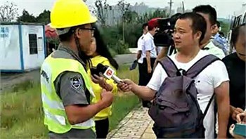 株洲市副市長、市公安局局長李曉葵視查工地現(xiàn)場